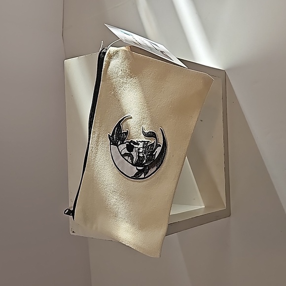 Hand Crafted Multi-use Bag Beige Zipper Pencil Case Skull Motif Iron-on Patch - Picture 15 of 17